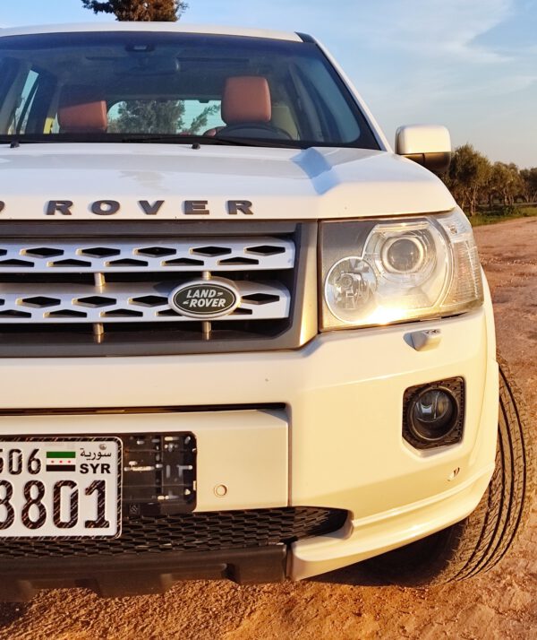 لاند روفر LR2 HSE موديل 2012 (فريلاندر 2) - الصورة 7