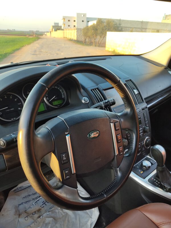 لاند روفر LR2 HSE موديل 2012 (فريلاندر 2) - الصورة 20