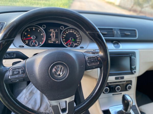 فولكس فاغن باسات موديل 2011 - الصورة 13