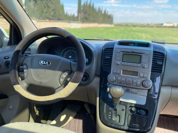 كيا كرنفال 2013 باللون الأبيض – الراحة والقوة في سيارة واحدة! - الصورة 17