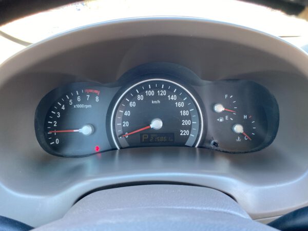 كيا كرنفال 2013 باللون الأبيض – الراحة والقوة في سيارة واحدة! - الصورة 18