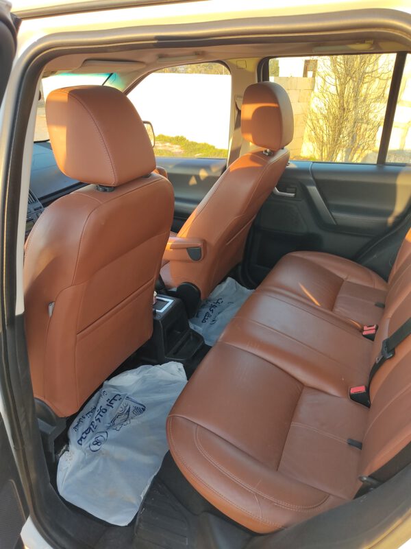 لاند روفر LR2 HSE موديل 2012 (فريلاندر 2) - الصورة 24