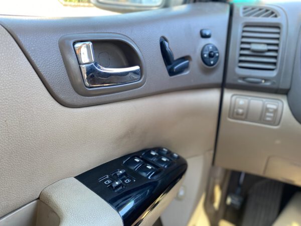 كيا كرنفال 2013 باللون الأبيض – الراحة والقوة في سيارة واحدة! - الصورة 19