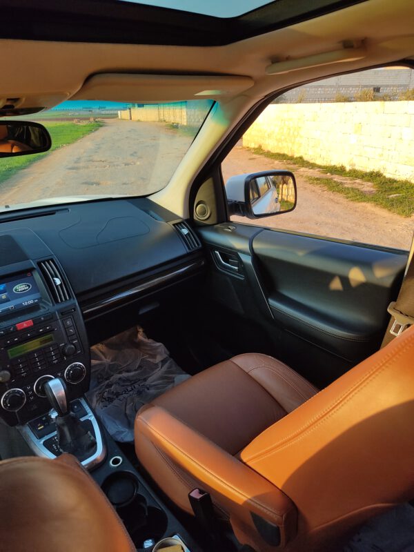 لاند روفر LR2 HSE موديل 2012 (فريلاندر 2) - الصورة 28