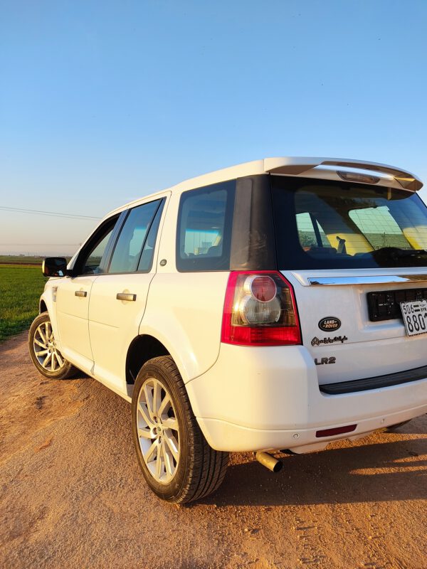 لاند روفر LR2 HSE موديل 2012 (فريلاندر 2) - الصورة 5