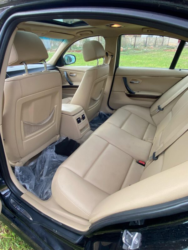 ⁦بي ام  2011- 323i⁩ - الصورة ⁦16⁩