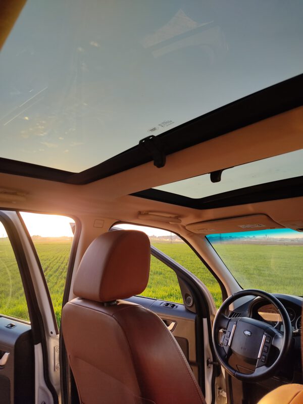 لاند روفر LR2 HSE موديل 2012 (فريلاندر 2) - الصورة 17