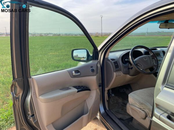 كيا كرنفال موديل 2011 - الصورة 5