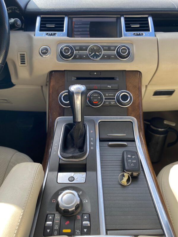 رنج روفر موديل 2011 – فخامة وأداء مميز - الصورة 12