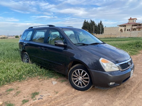 كيا كرنفال 2013 القصة الطويلة مع فتحة سقف و أبواب كهرباءيك - الصورة 3