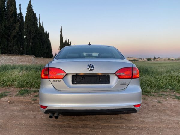 فولكسفاغن جيتي موديل 2012 - الصورة 5