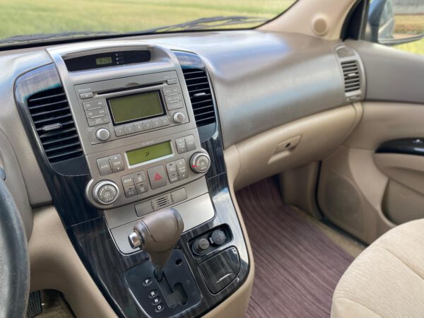 كيا كرنفال 2013 القصة الطويلة مع فتحة سقف و أبواب كهرباءيك - الصورة 16