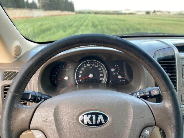 كيا كرنفال 2013 القصة الطويلة مع فتحة سقف و أبواب كهرباءيك - الصورة 18