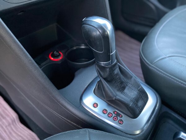 فولكس فاكن بولو سيدان 2013 – 1.6L المالك الأول من الوكالة - الصورة 16