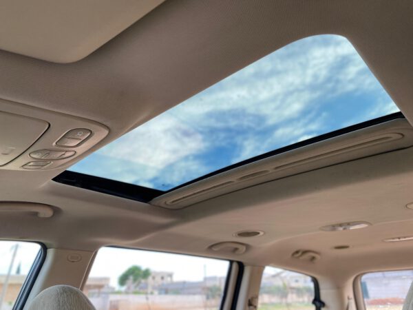 كيا كرنفال 2013 القصة الطويلة مع فتحة سقف و أبواب كهرباءيك - الصورة 20