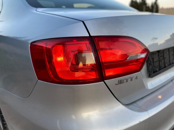 فولكسفاغن جيتي موديل 2012 - الصورة 8