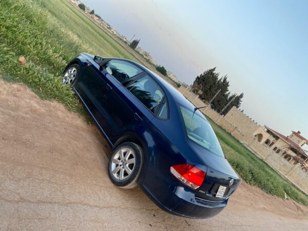 فولكس فاكن بولو سيدان 2013 – 1.6L المالك الأول من الوكالة - الصورة 5