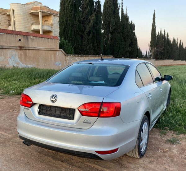 فولكسفاغن جيتي موديل 2012 - الصورة 12