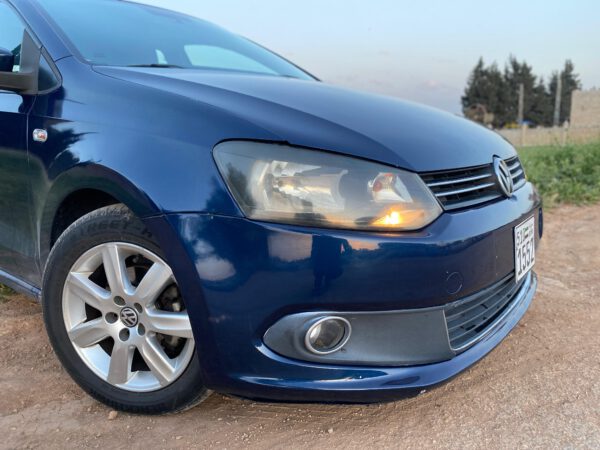 فولكس فاكن بولو سيدان 2013 – 1.6L المالك الأول من الوكالة - الصورة 8
