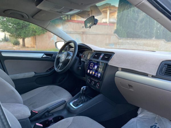 فولكسفاغن جيتي موديل 2012 - الصورة 16