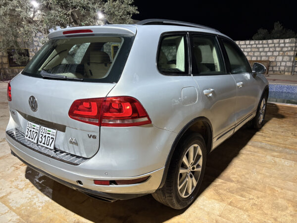 ⁦فولكس فاغن طوارق V6 موديل 2013 – فخامة وأداء قوي⁩ - الصورة ⁦13⁩