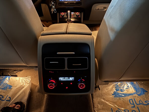 ⁦فولكس فاغن طوارق V6 موديل 2013 – فخامة وأداء قوي⁩ - الصورة ⁦6⁩