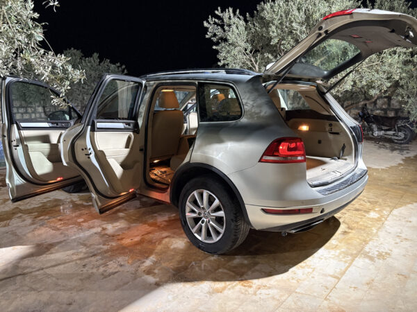 ⁦فولكس فاغن طوارق V6 موديل 2013 – فخامة وأداء قوي⁩ - الصورة ⁦11⁩