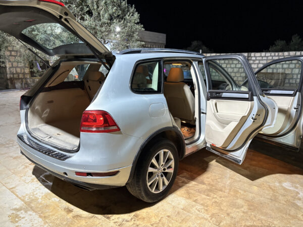 ⁦فولكس فاغن طوارق V6 موديل 2013 – فخامة وأداء قوي⁩ - الصورة ⁦3⁩