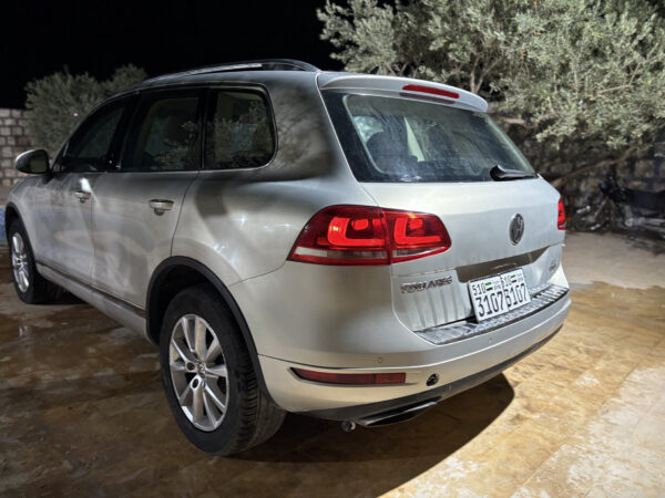 ⁦فولكس فاغن طوارق V6 موديل 2013 – فخامة وأداء قوي⁩ - الصورة ⁦4⁩